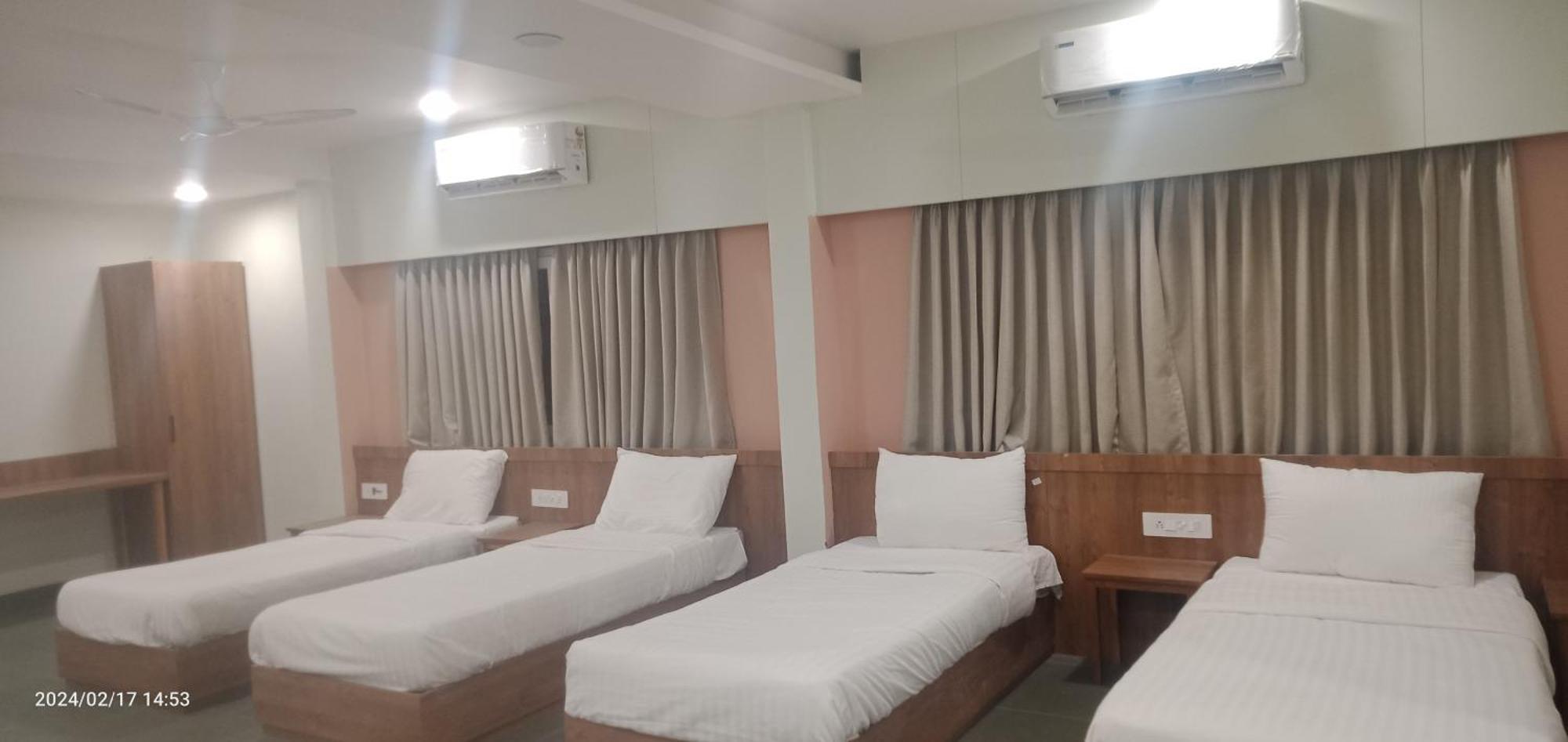 Hotel Ashray Ujjain Exterior foto
