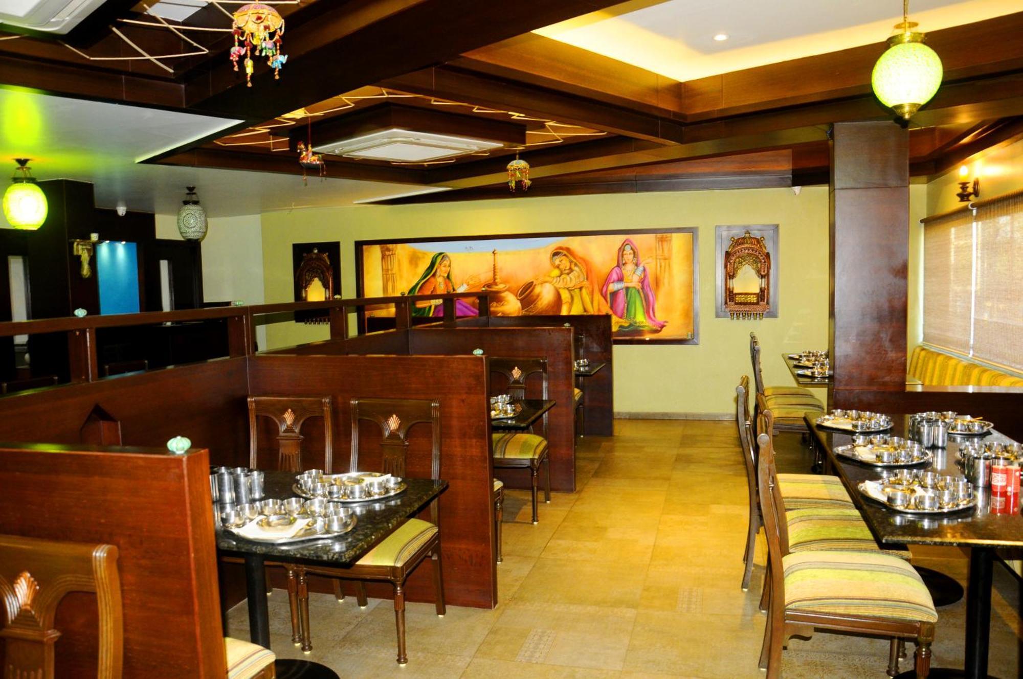 Hotel Ashray Ujjain Exterior foto
