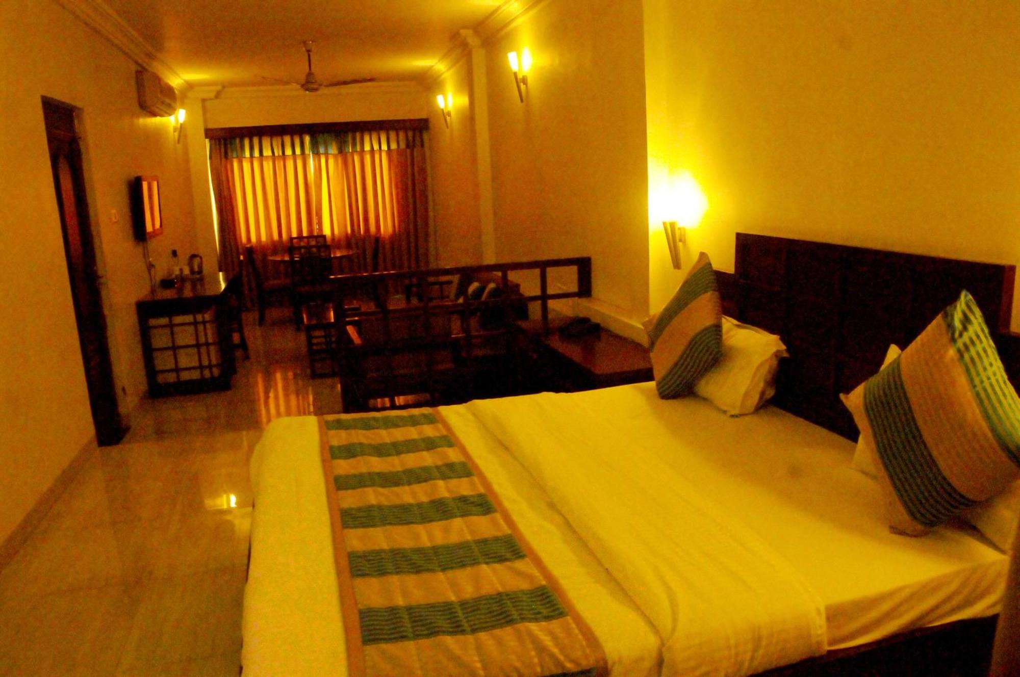 Hotel Ashray Ujjain Exterior foto